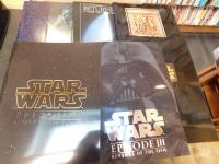 「 函入　スター・ウォーズ関連映画パンフレット　７冊セット　STAR WARS SOUVENUIR PROGRAM BOX」　スター・ウォーズ/帝国の逆襲/ジュダイの復讐/THE STAR WARS TRILOGY/STAR WARS EPISODE1 THE PHANTOM MENACE/STAR WARS EPISODE2 ATTACK OF THE CLONES/STAR WARS EPISODE3　REVENGE OF THE SITH