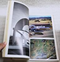 建築文化　1975年4月号 VOL.30 No.342 ●表紙デザイン：粟津潔 ●近代の呪縛に放て:3 ●富士見カントリークラブ ●太陽の神殿 ●サロン・ウブカタ ●奈良県立民俗博物館