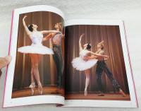 アナニアシヴィリの肖像 : Ananiashvili:a ballerina