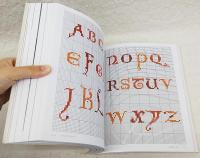 Lettres et abecedaires au point de croix　（洋書 フランス語 フルカラークロスステッチ図案集　アルファベットと文字）