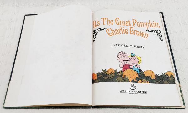 洋書絵本 It's The Great Pumpkin, Charlie Brown (スヌーピーと