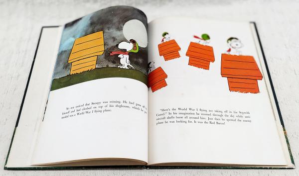 洋書絵本 It's The Great Pumpkin, Charlie Brown (スヌーピーと