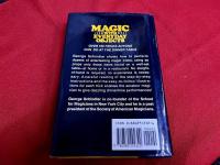 Magic with Everyday Objects Over 150 Tricks Anyone Can Do at the Dinner Table　（洋書　英語　マジック　マニュアル）