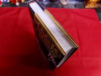 Magic with Everyday Objects Over 150 Tricks Anyone Can Do at the Dinner Table　（洋書　英語　マジック　マニュアル）