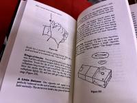 Magic with Everyday Objects Over 150 Tricks Anyone Can Do at the Dinner Table　（洋書　英語　マジック　マニュアル）