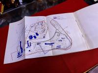 製鐵むかしがたり　（製鉄むかしがたり）　付図7葉付　（昭和38年現在の八幡製鉄所工場配置図　明治34年作業開始当時の八幡製鉄所　大正14年〃　昭和25年〃　昭和38年現在の戸畑製造所工場配置図　昭和25年の戸畑作業所　薄鋼板製造工程図）