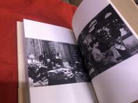 オン・リーディング　ON READING　ANDRE KERTESZ　（巨匠ケルテスが、ユーモアたっぷりのまなざしで「読む情景」をとらえた珠玉の掌編写真集）　（1993年）　★画像7枚　ご参照くださいませ