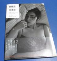 （日古21）木村多江 写真集 「余白、その色。」カバーに難あり　帯付き　ワニブックス　2004年初版　愛読者ハガキ付き