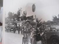 女性カメラマンがとらえた 　　 沖縄と自衛隊    　　写真 ・ 文  　石川真生  　　  高文研  　発行     　　        【沖縄・琉球・歴史・文化・国防・写真本】