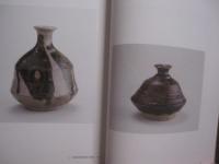 ☆八重山の古陶  　　  　編輯　　丹尾安典　　　　企画  　発行　  吉戸　直　  古美術 　 観宝堂　　　　　　  　   【沖縄・琉球・歴史・文化・工芸・陶器・ヤチムン・図録・離島・先島諸島】