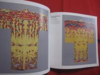 沖縄の工芸  　　  琉球ガラス・陶磁器・染織・琉球漆器  　　  Ｃｒａｆｔｓ　  in 　 Okinawa 　  Glass， 　 Ceramics，  Textile，  　and　  Lacquｅｒｗａｒｅ   　　　　   【沖縄・琉球・歴史・伝統・工芸・文化・図録】