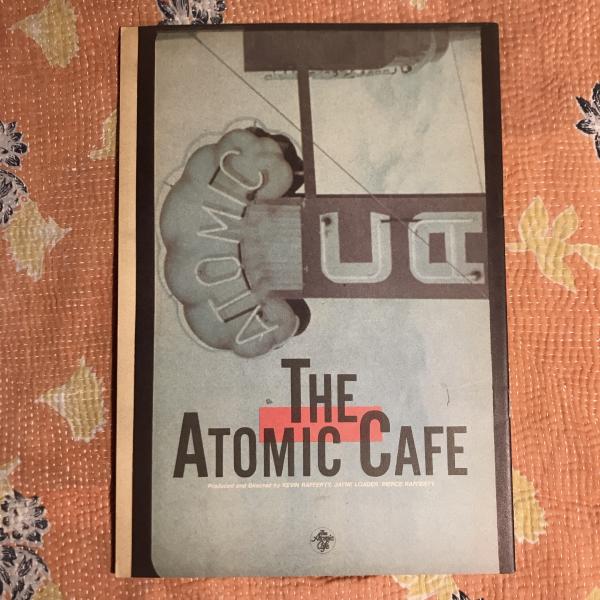 アトミックカフェ 映画パンフレット / 古本、中古本、古書籍の通販は 