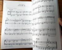 楽譜【ピアノでうたう ちびっ子アニメ大行進】ドレミ楽譜出版社（平成１９年）