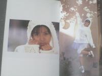 【西村知美写真集 Ｖingtansヴァンタン（武藤義・撮影）/ＡＲＥＮＡ３７℃臨時増刊】音楽専科社（平成３年初版）