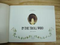 洋書絵本　In the Troll Wood