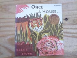 洋書絵本　Once a Mouse... 