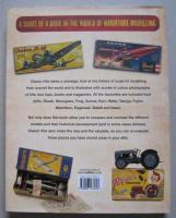 洋書　ARTHUR WARD CLASSIC KITS In The World From Airfix To Tamiya　 Arthur Ward 著　英文　　
　船／車／戦闘機