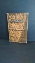 Angkor マルコム・マクドナルド ;ロケ・ワン・トーと著者による12枚の写真付き