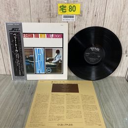 3_  LP VERY TALL ベリー・トール THE OSCAR PETERSON TRIO WITH
MILT JACKSON オスカー・ピータソン・トリオとミルト・ジャクソン MV-2062