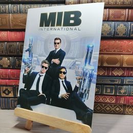 8_    【映画パンフレット】メン・イン・ブラック：インターナショナル 010715