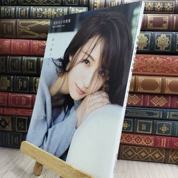 8_  衛藤美彩写真集 話を聞こうか。ポストカード付 ＬＵＣＫＭＡＮ 010730