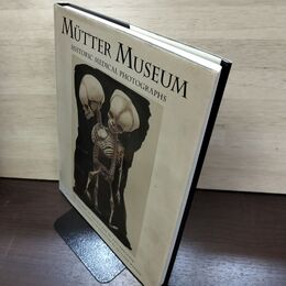 1_　洋書 Mutter Museum Historic Medical Photographs ムター医学博物館古典写真集 190062