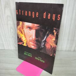 1_　映画パンフレット ストレンジ・デイズ レイフ・ファインズ Strange Days ジュリエット・ルイス 050132