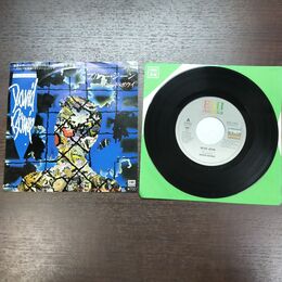 1_　EP デビッド・ボウイ ブルー・ジーン EYS-17476 DAVID BOWIE BLUE JEAN 300256